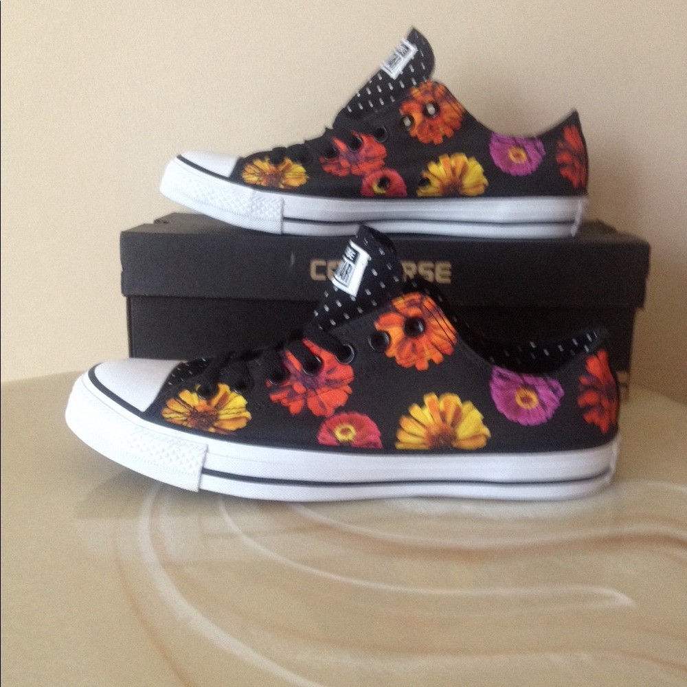 NWT Converse chuck taylor all star low  top - Picture 4 of 7