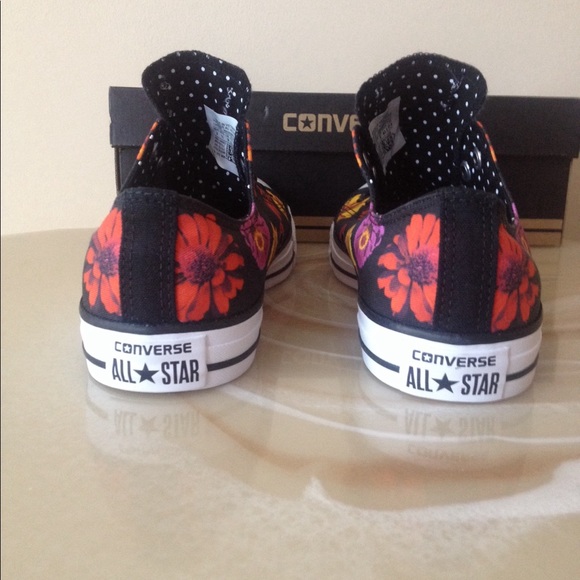 NWT Converse chuck taylor all star low top - Picture 7 of 7