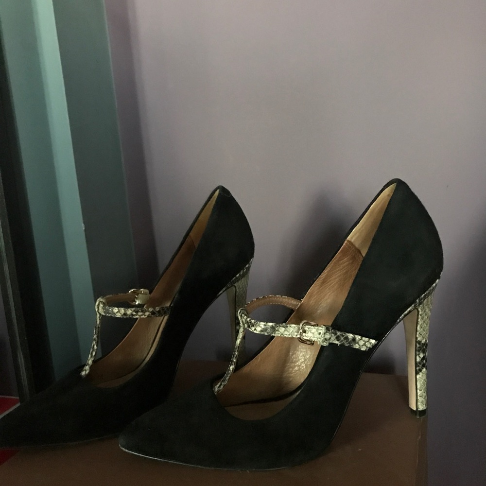 COACH Fulton heel, fall tstrap pumps, snakeskin - Picture 3 of 7