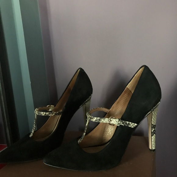 COACH Fulton heel, fall tstrap pumps, snakeskin - Picture 3 of 7