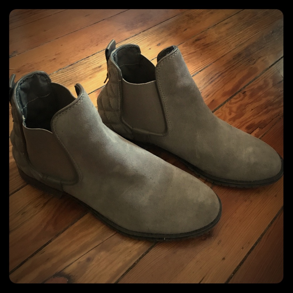 Steve Madden booties!