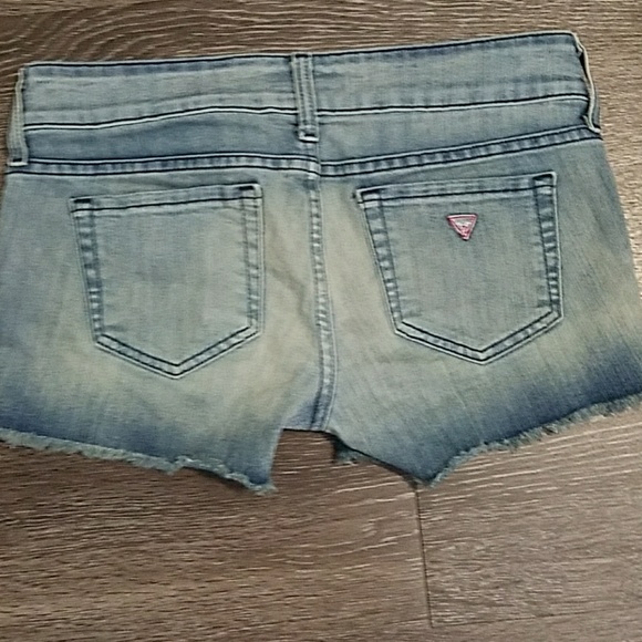 Jean Guess shorts - Picture 2 of 3