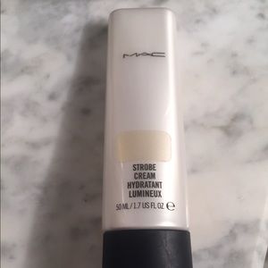 MAC Cosmetics Strobe Cream in Goldlite