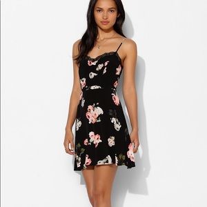 Mini floral dress - by Mink Pink