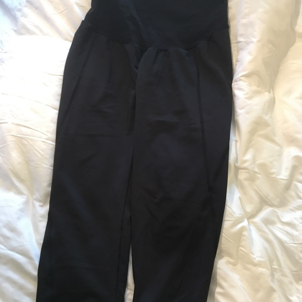 Maternity workout capris Medium