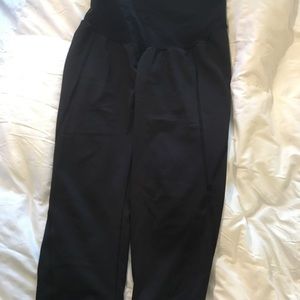 Maternity workout capris Medium