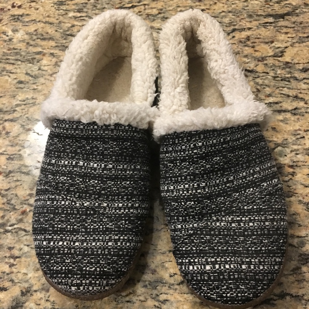 TOMS Women's Boucle Slippers, size 7