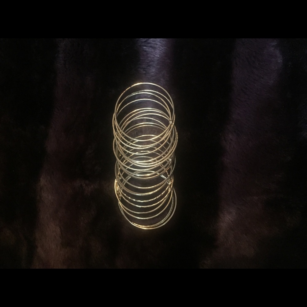 Gold bracelets - Picture 2 of 2