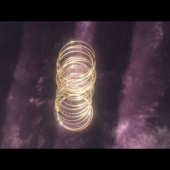 Gold bracelets - Picture 1 of 2