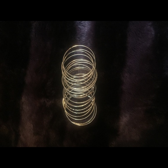 Gold bracelets - Picture 2 of 2