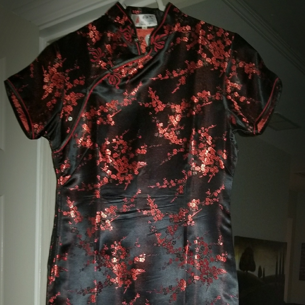 Dress - Picture 2 of 3