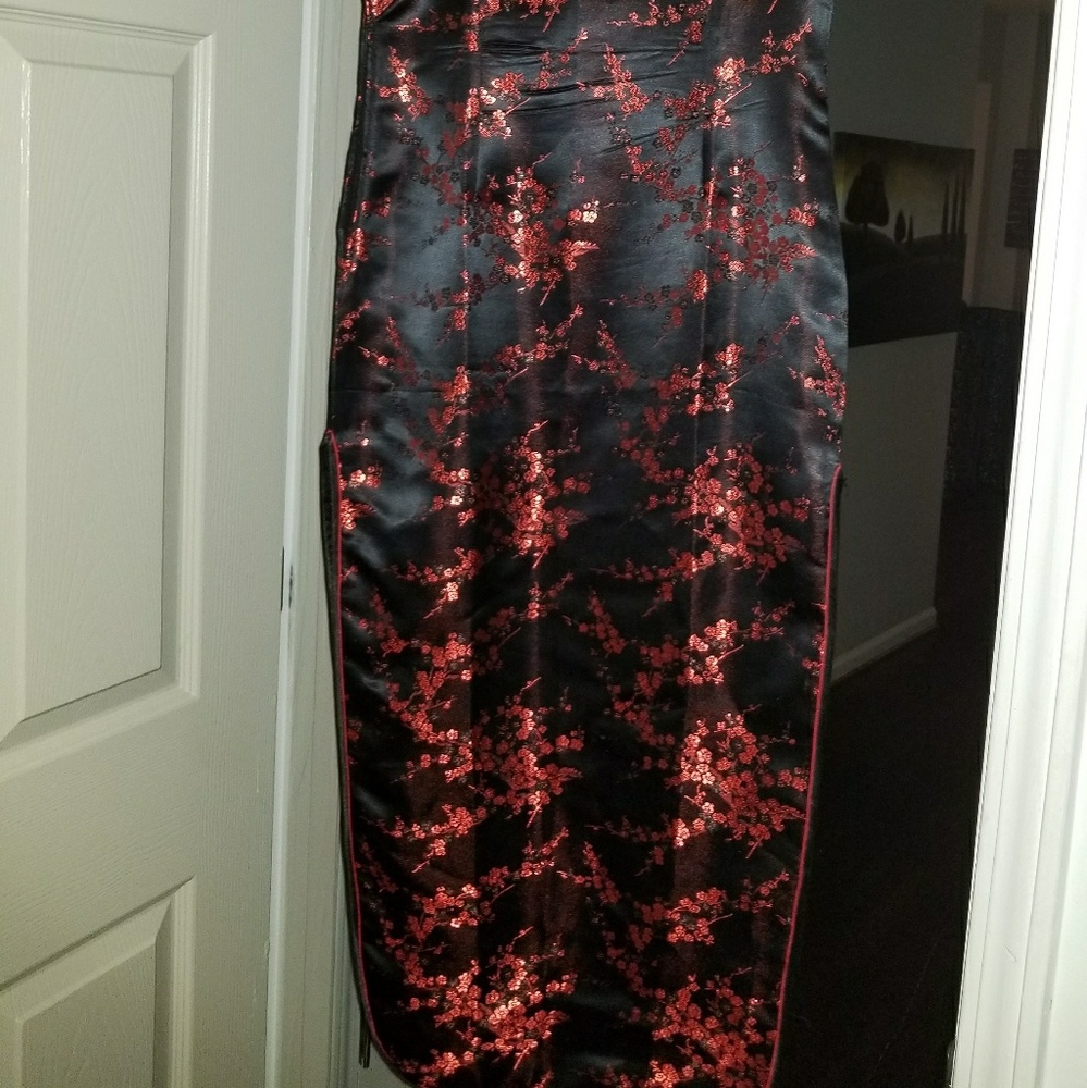 Dress - Picture 3 of 3