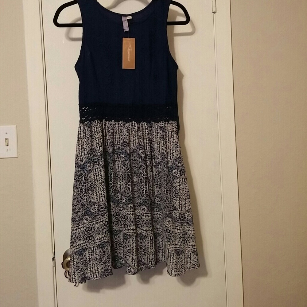 Alya Dress