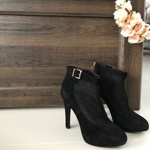 Black stiletto Jessica Simpson Booties