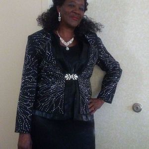 Meet your Posher, Elise