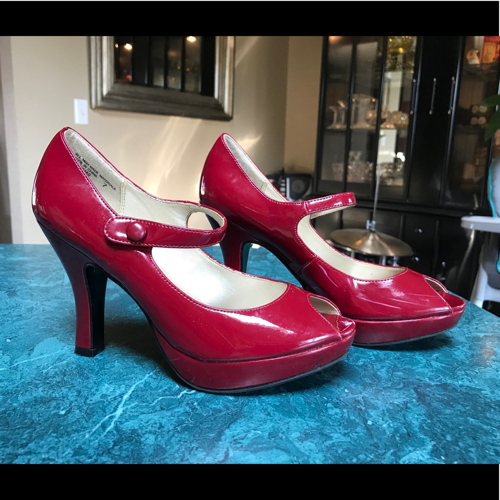Xhiliration Red Open Toed Heels