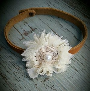 Leather w/Pearl Flower Choker