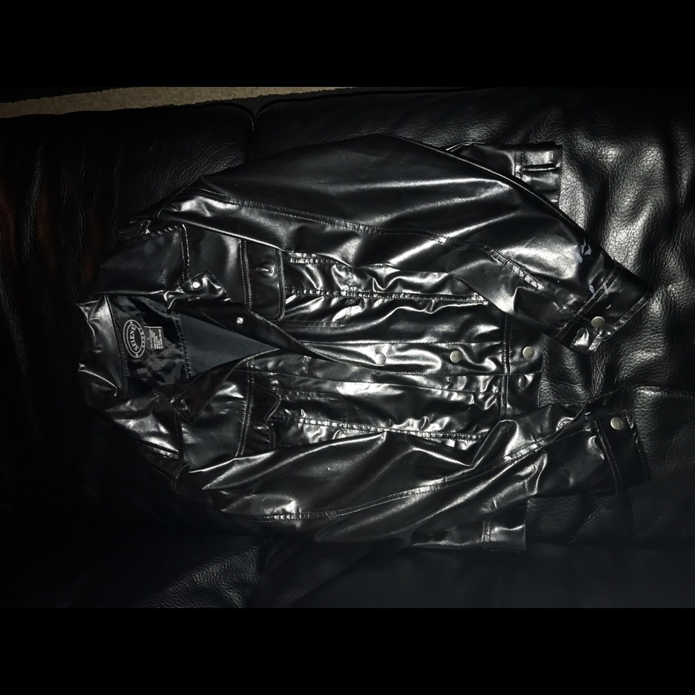 VINTAGE FAUX LEATHER JACKET