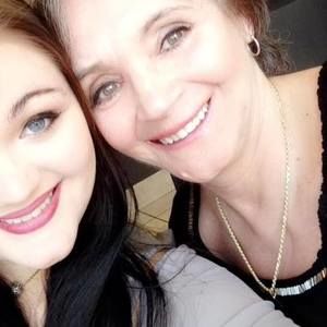 Meet your Posher, Dana