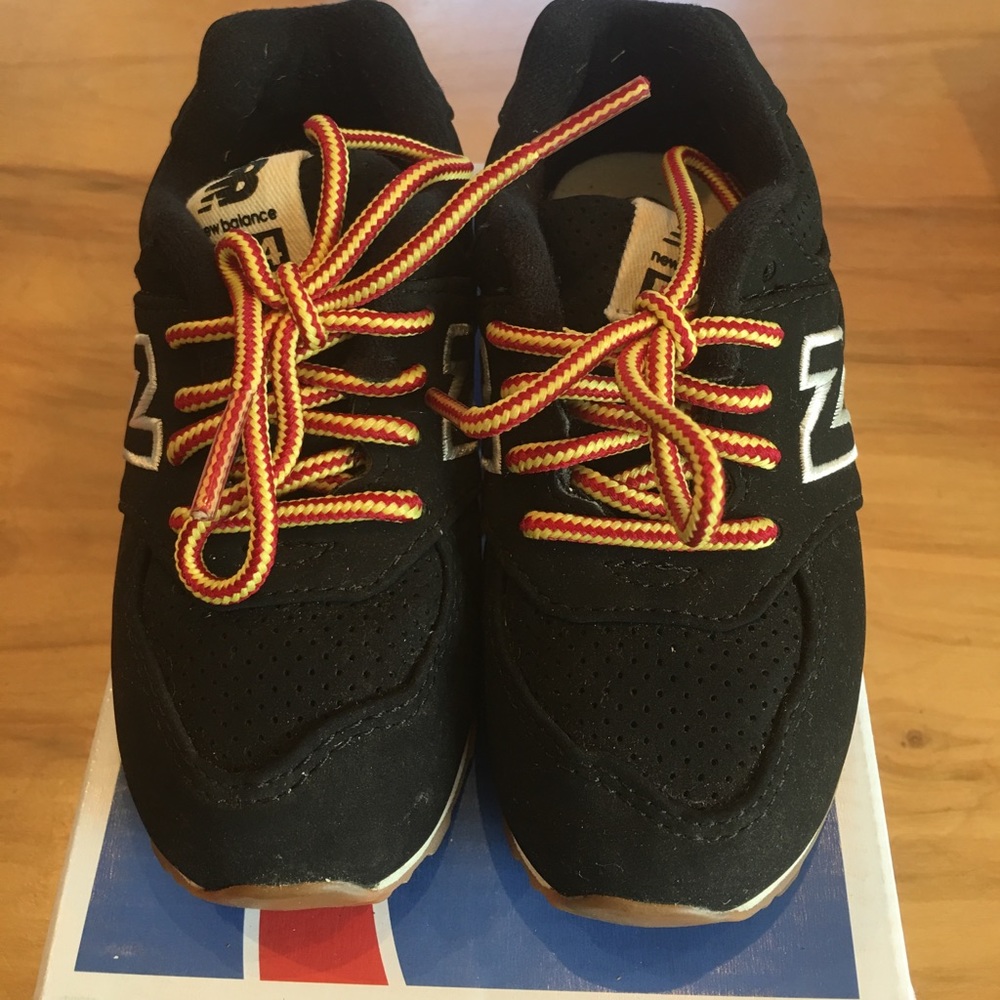 Nike New Balance Free sneaker w/ties $12 kids 7.5