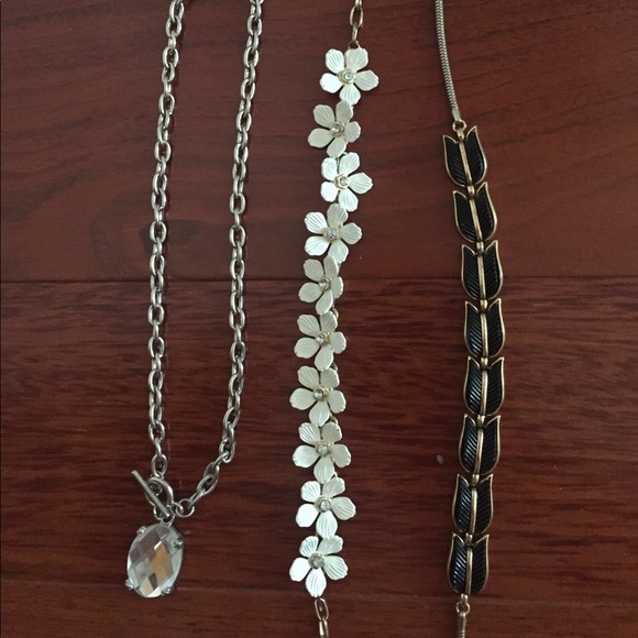 Set of necklaces - Picture 1 of 4