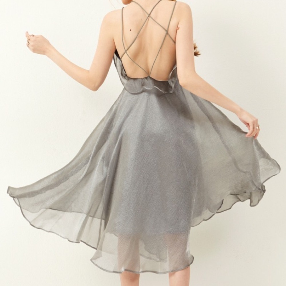 BEAUTIFUL SILVER DRESS WITH EXPOSED BACK size s/m