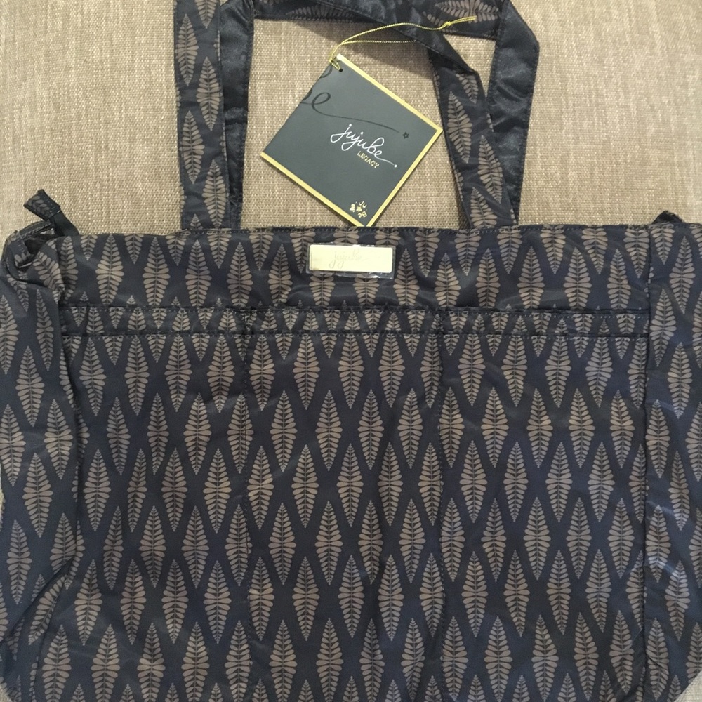 *BRAND NEW W TAGS* Jujube Tote & Small Organizer