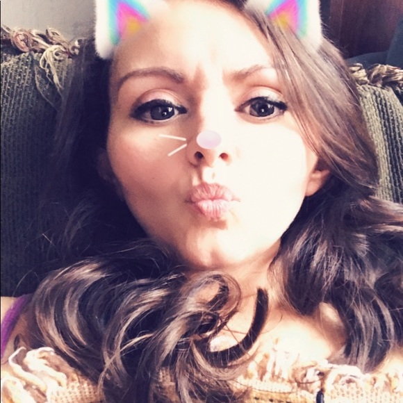 Meet your Posher, Amanda - Picture 5 of 5