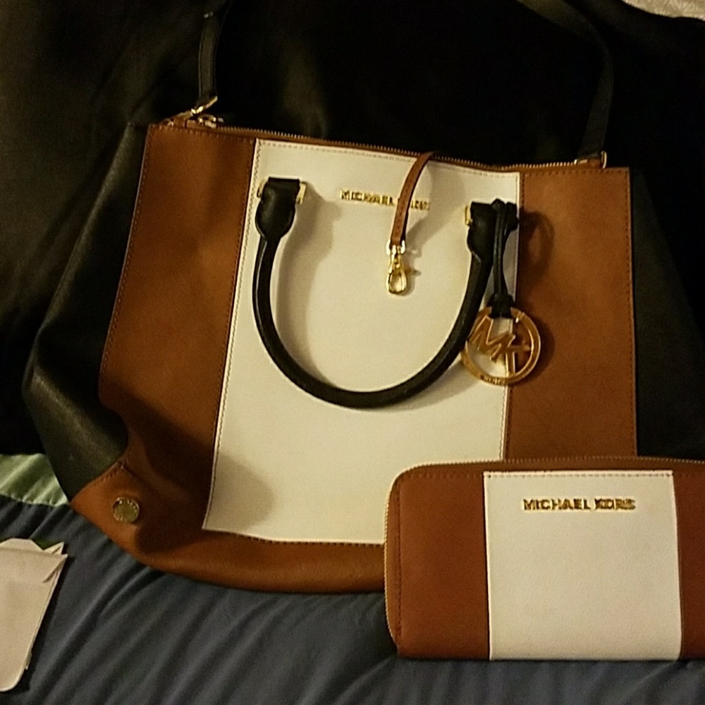 Michael Kors bag and wallet