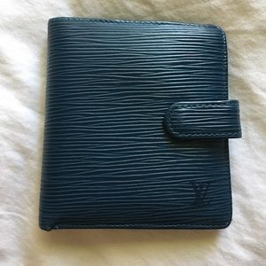 Louis Vuitton Epi Porte Billets in Blue