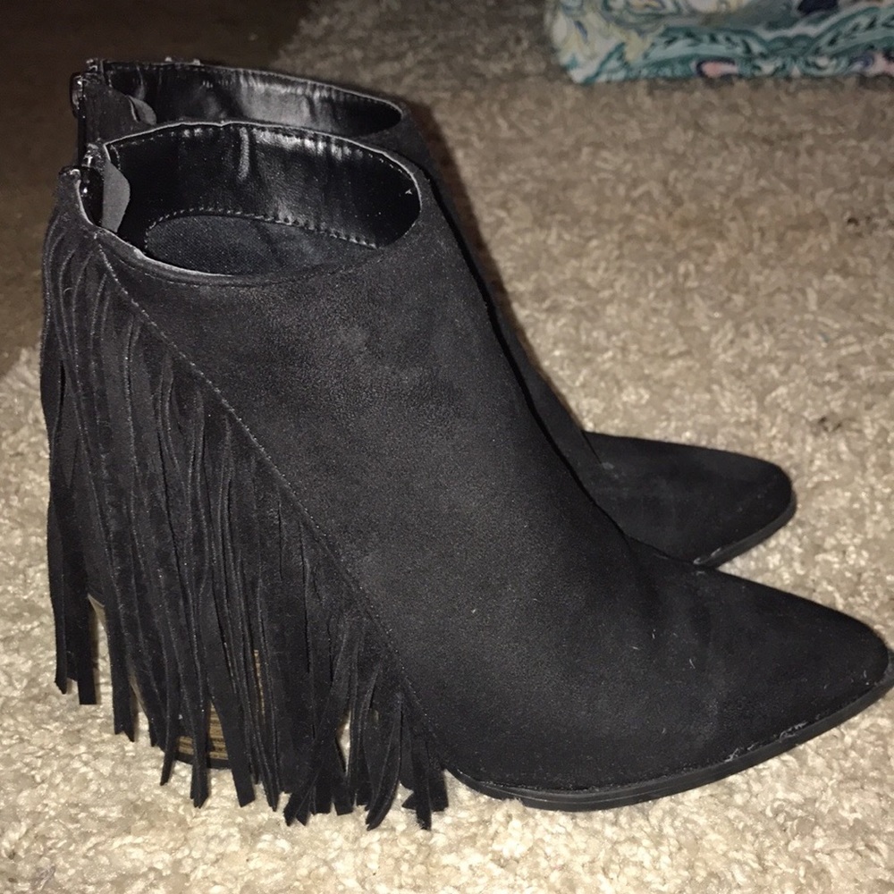 Never worn booties 7.5