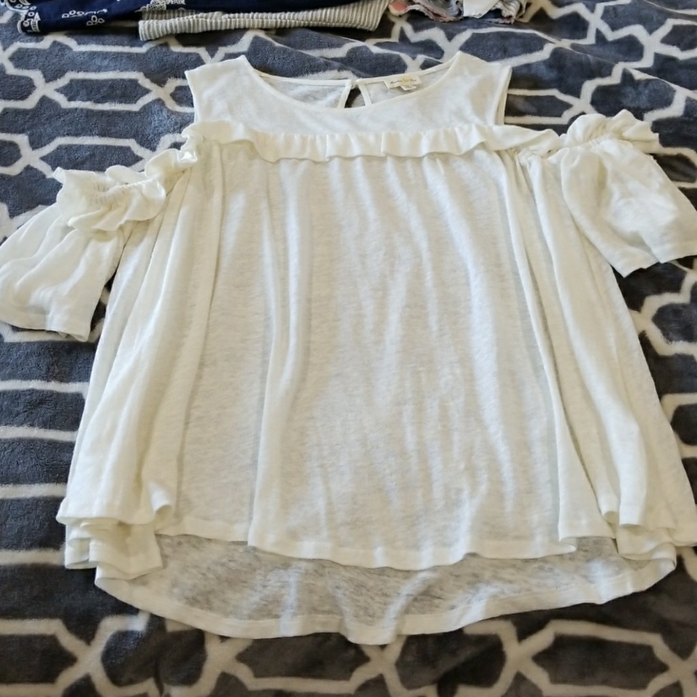 Meadow Rue cut shoulder top