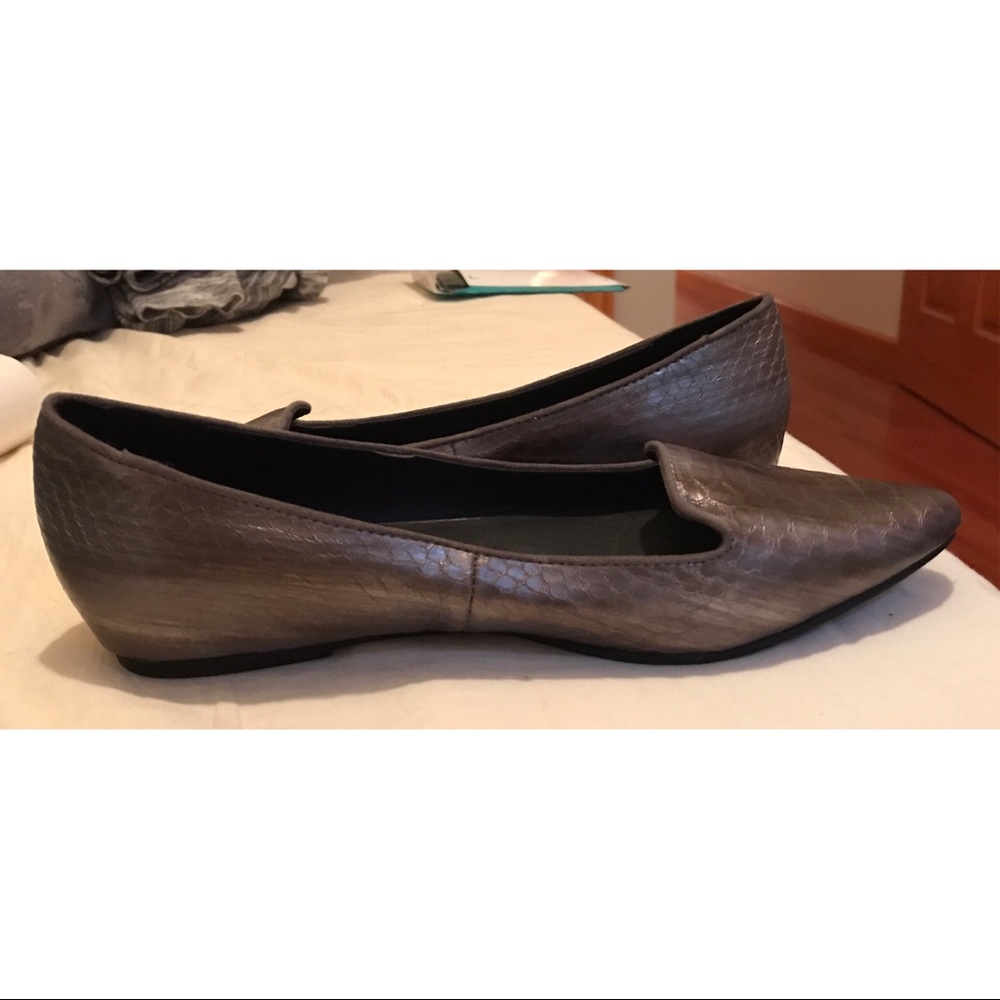 Aldo Snakeskin Flats - size 7.5 - brand new!