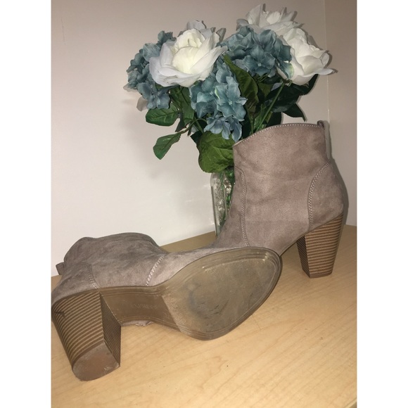 Express Ankle Booties π’ - Picture 3 of 4