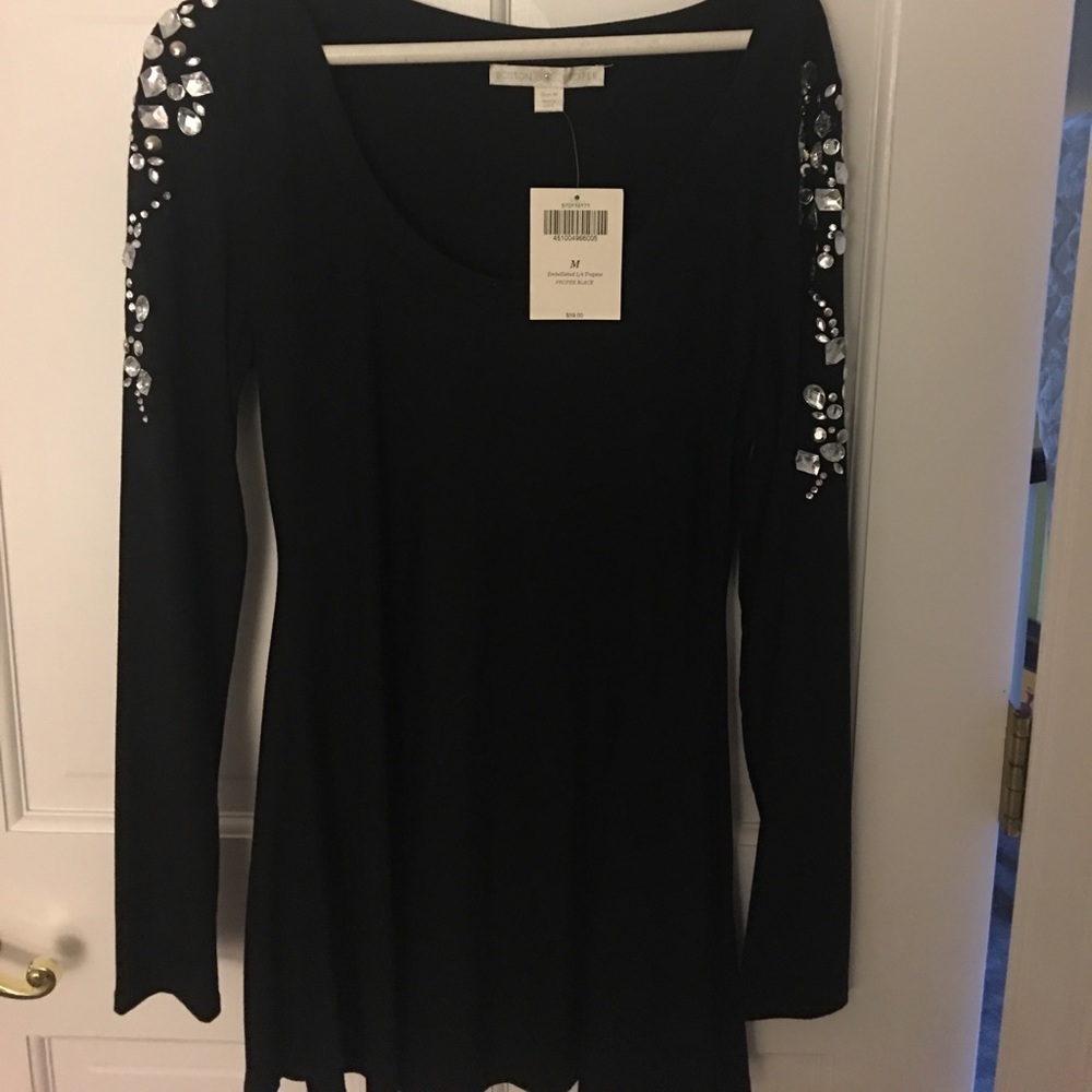 Boston Proper shirt perfect to wear with leggings