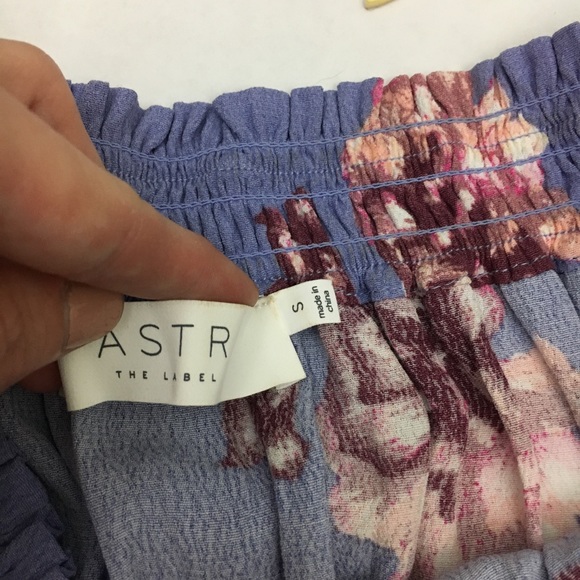 {ASTR the Label} Esme Off the Shoulder Top - Picture 3 of 4