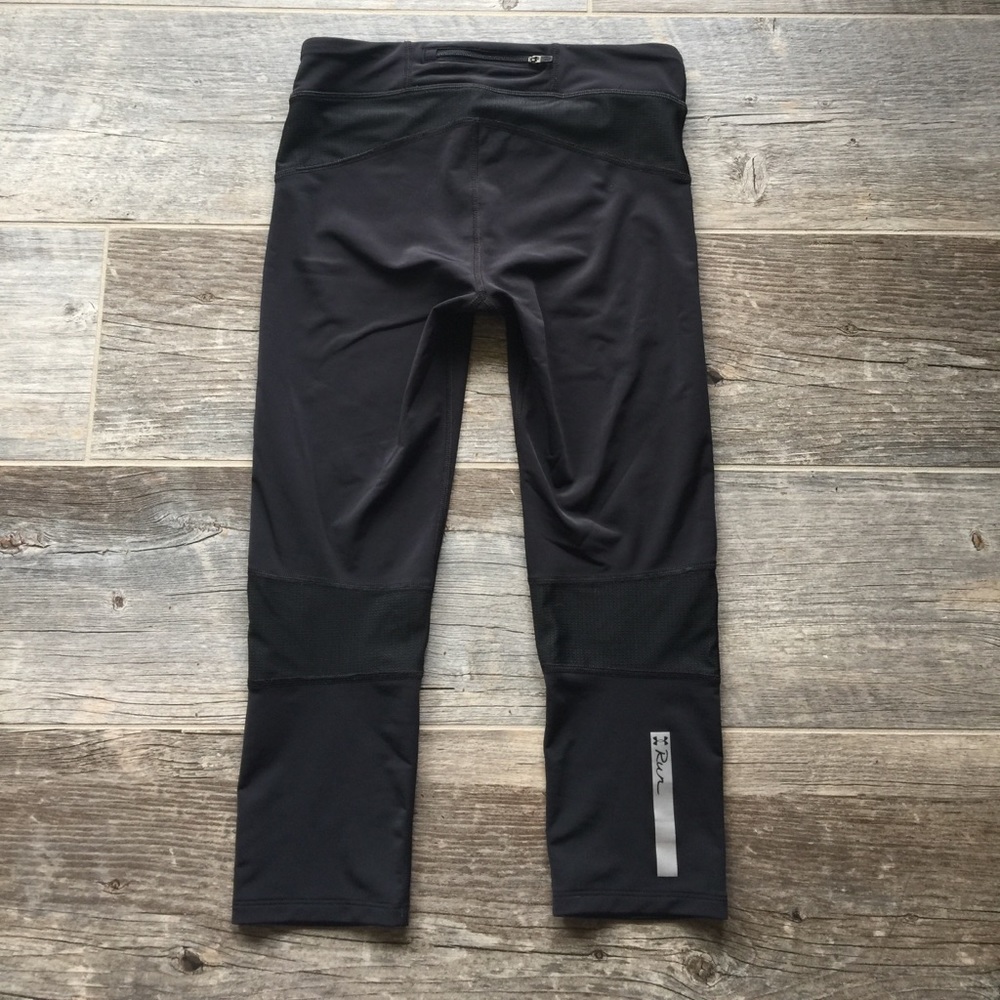 Under Armor Compression Cropped Tights Size Small - image 8