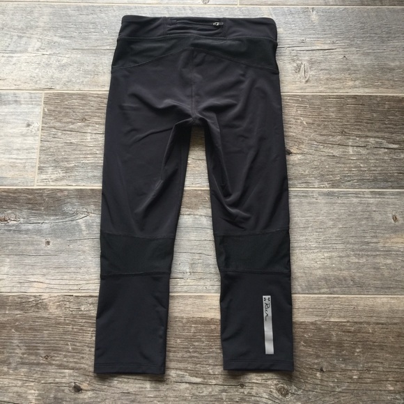 Under Armor Compression Cropped Tights Size Small - Picture 8 of 8