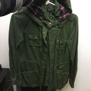 Army green jacket !