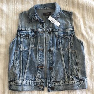 NWT J Crew denim vest patina wash size medium