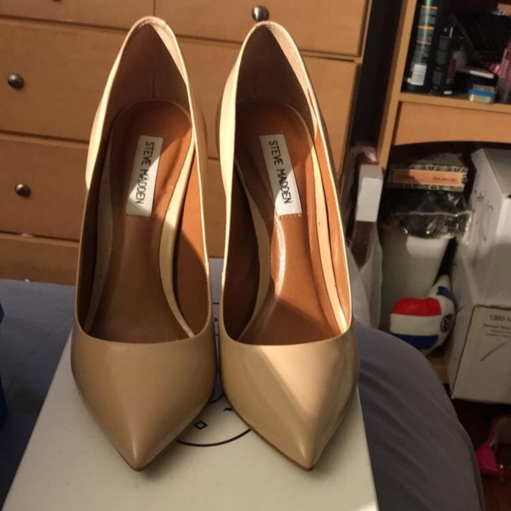 Steven Madden pumps