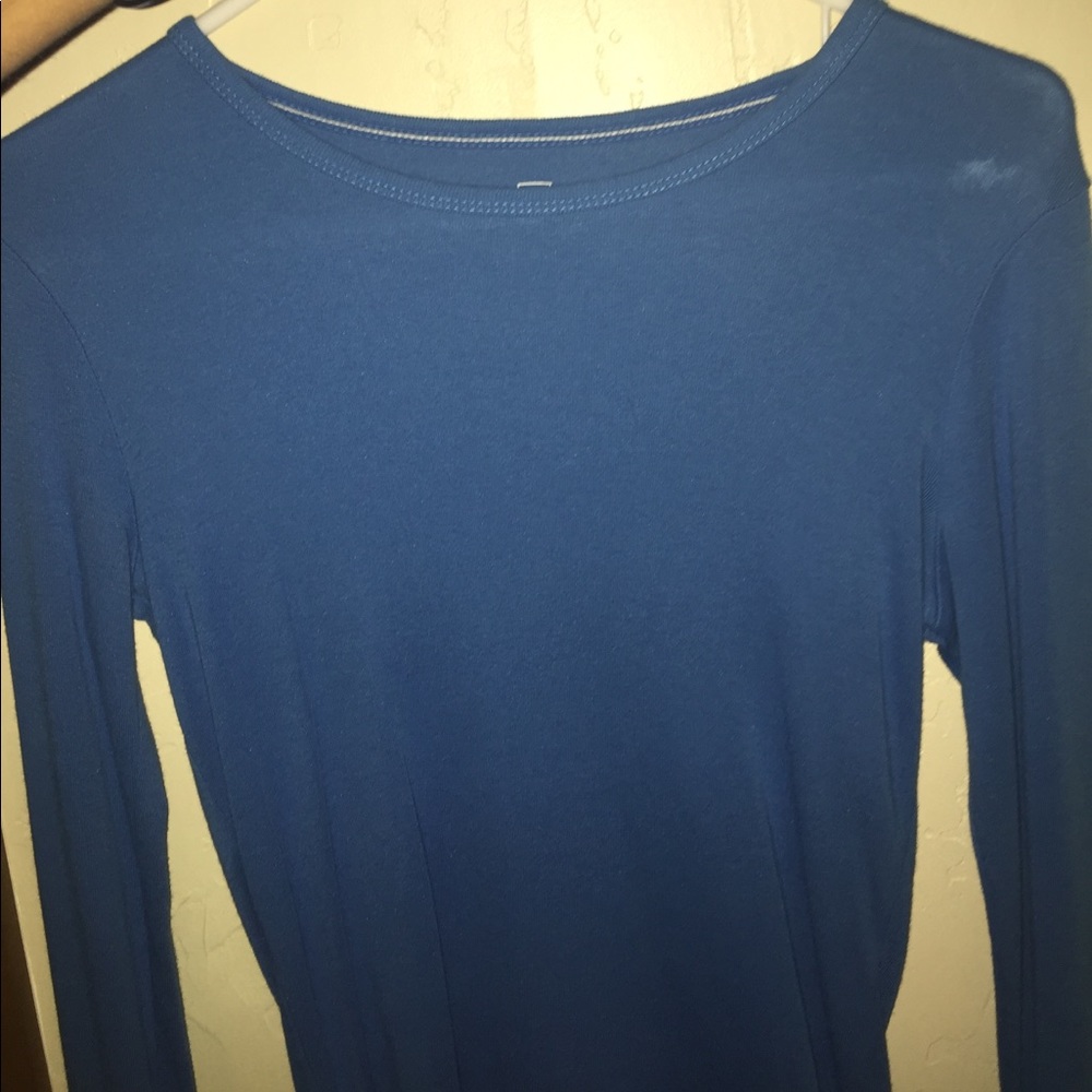 Long sleeve shirt.