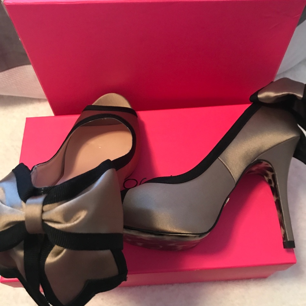 Betsy Johnson satin bow heels