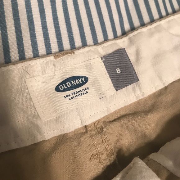 Old Navy khaki shorts! - Picture 3 of 4