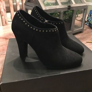 Tahari Ramona booties