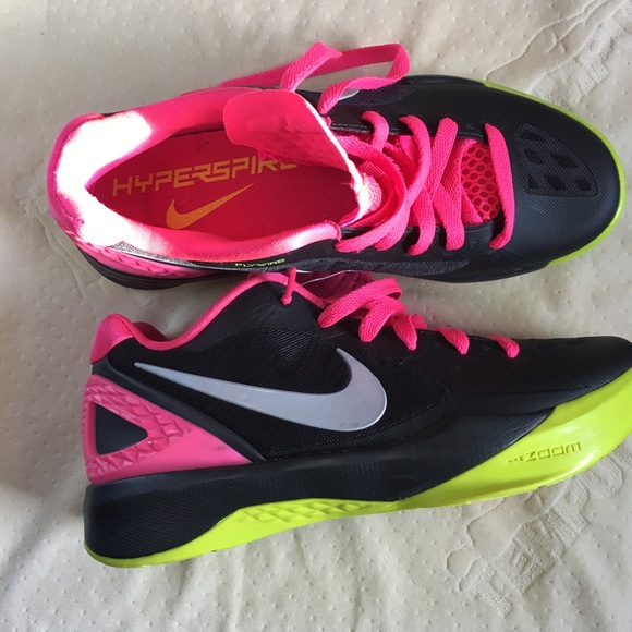nike flywire volleyball shoes