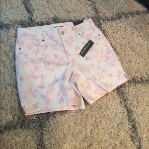 Artisan NY floral shorts