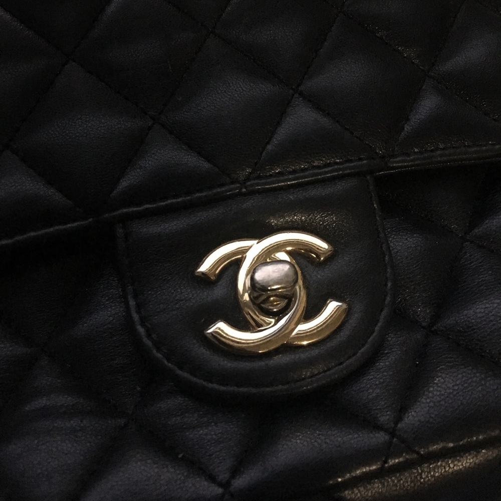 💛SALE💛 CHANEL quilted boy bag lamb skin