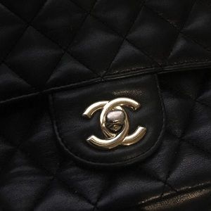 💛SALE💛 CHANEL quilted boy bag lamb skin