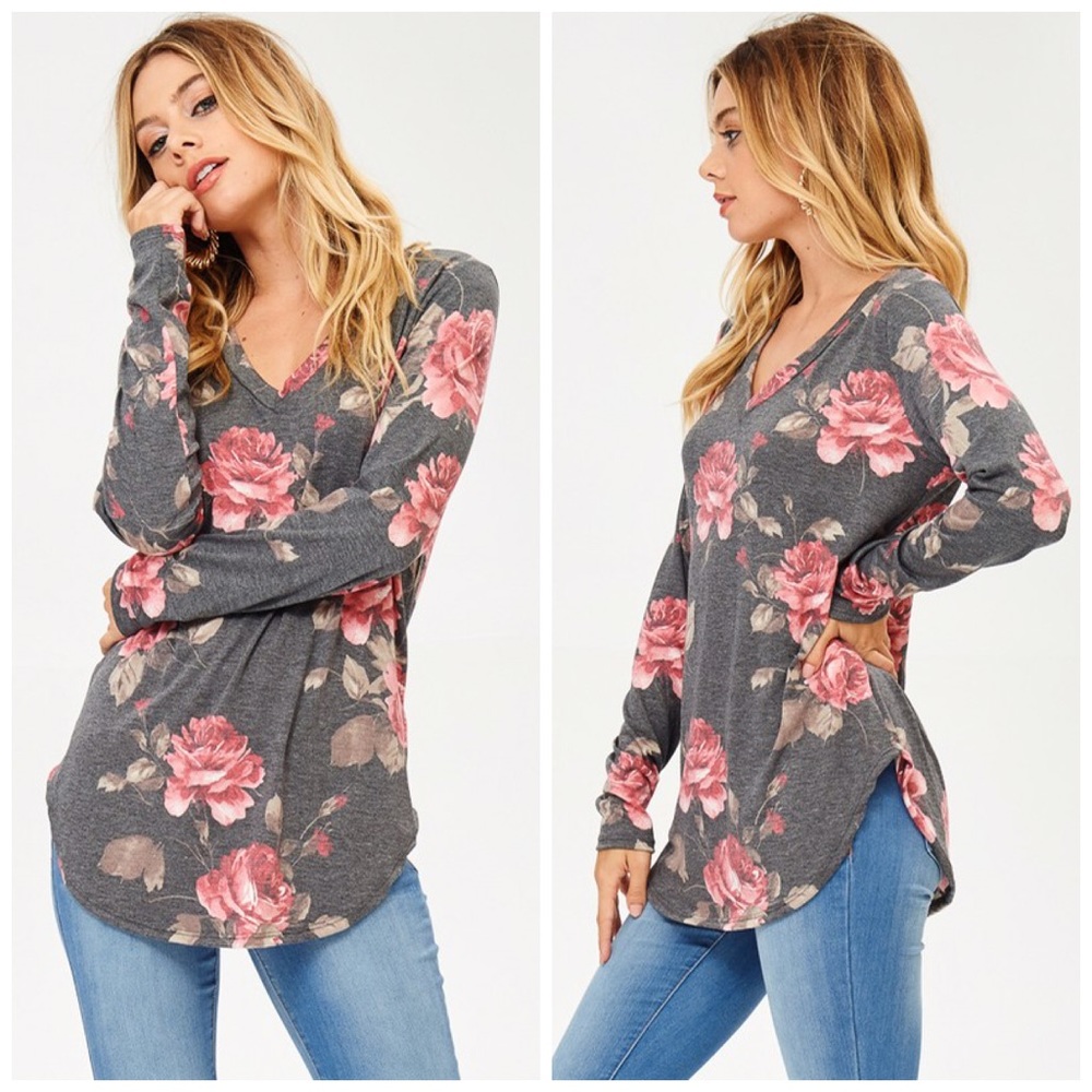 LAST ONE !!  💕gorgeous v neck floral tunic - Picture 2 of 2